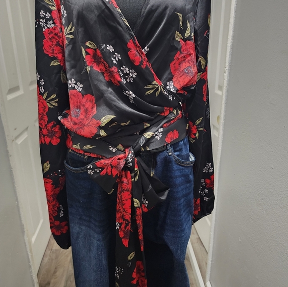 Women's Wide-leg Jeans - Picture 6 of 7